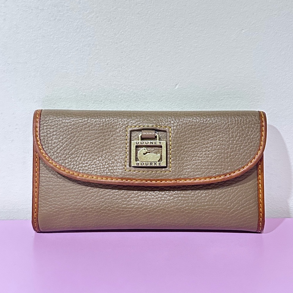 Dooney & Bourke Taupe Leather Continental Clutch‎ Wallet